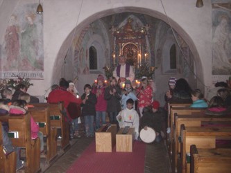Rorate in der Kirche in Unterferlach
